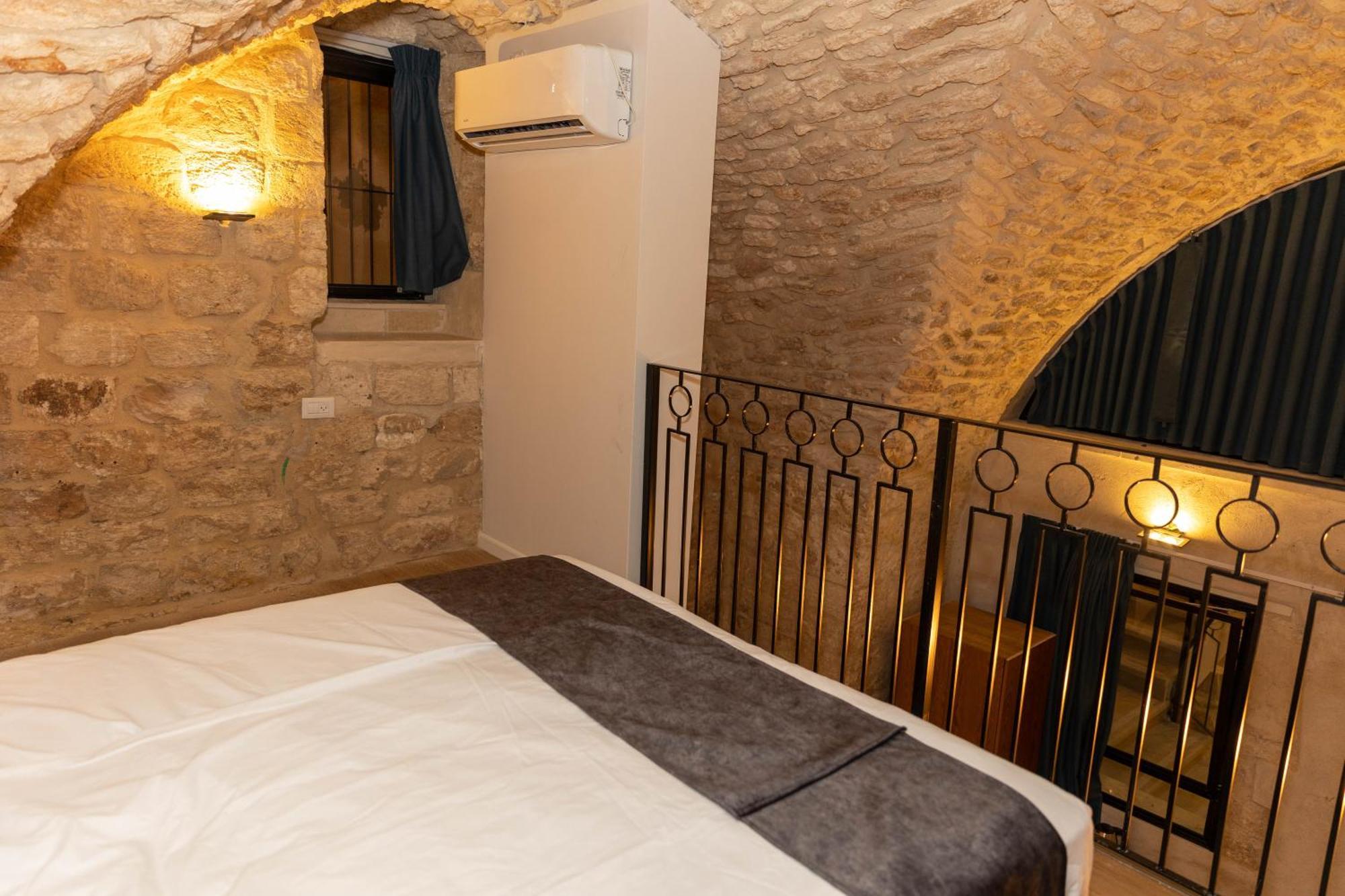 Saint Jacob Hotel Назарет Екстериор снимка